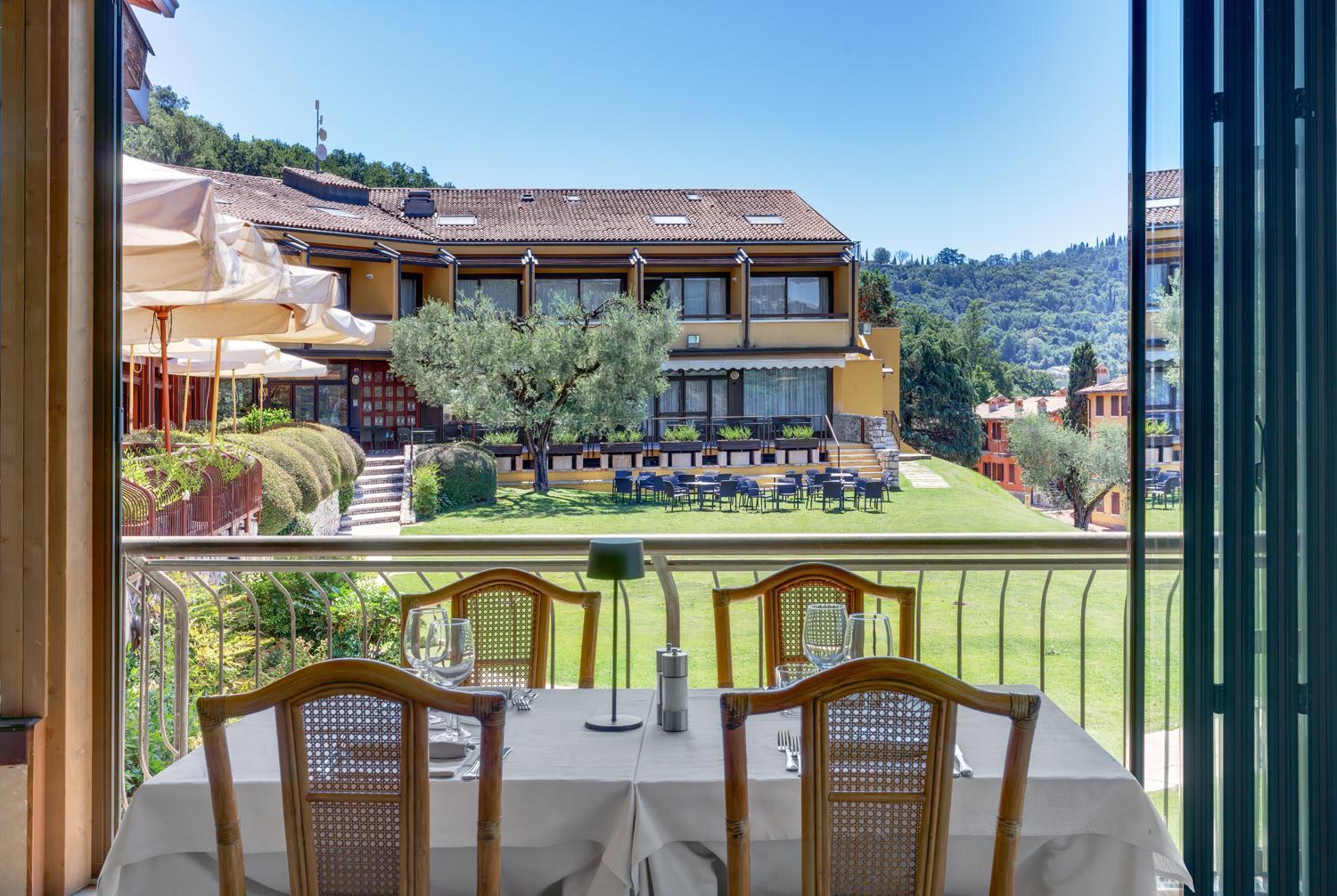 Poiano Garda Resort Hotel Costermano Exterior photo